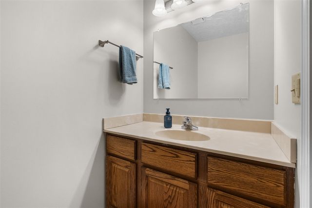 22115 Indian Hill, Mattawan, MI 49071
