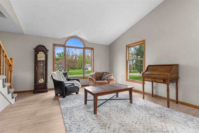 22115 Indian Hill, Mattawan, MI 49071