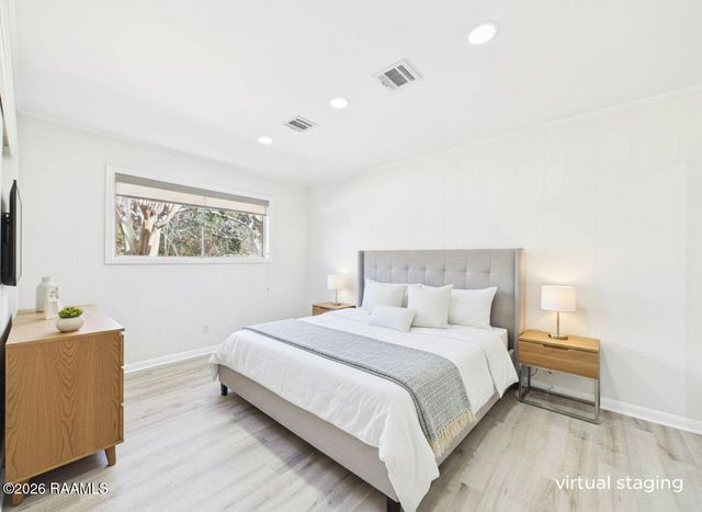 823 S Morgan Avenue, Broussard, LA 70518