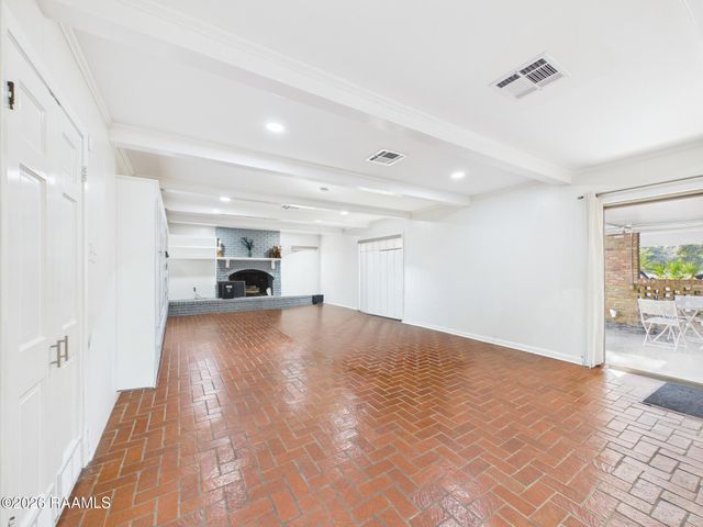 823 S Morgan Avenue, Broussard, LA 70518