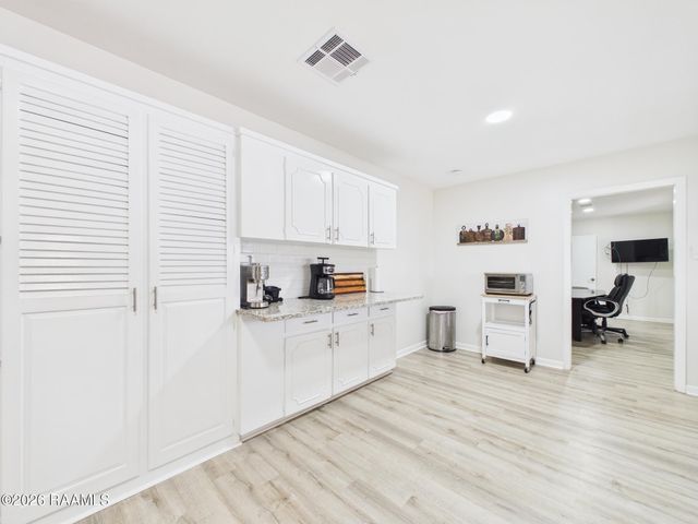 823 S Morgan Avenue, Broussard, LA 70518