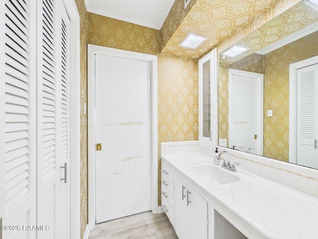 823 S Morgan Avenue, Broussard, LA 70518