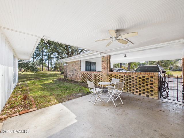 823 S Morgan Avenue, Broussard, LA 70518