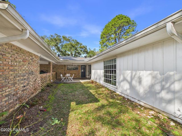 823 S Morgan Avenue, Broussard, LA 70518