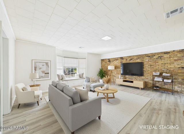 823 S Morgan Avenue, Broussard, LA 70518