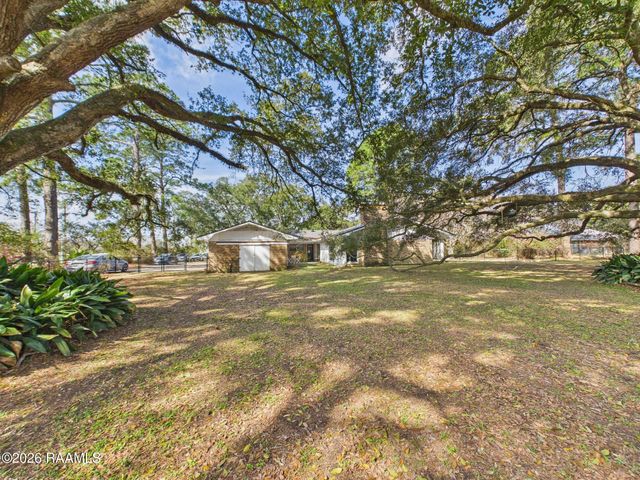 823 S Morgan Avenue, Broussard, LA 70518