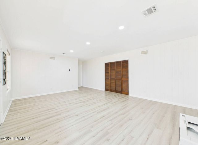 823 S Morgan Avenue, Broussard, LA 70518