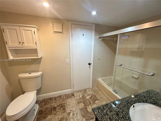 1660 NW 113th Way, Pembroke Pines, FL 33026