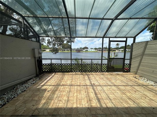 1660 NW 113th Way, Pembroke Pines, FL 33026