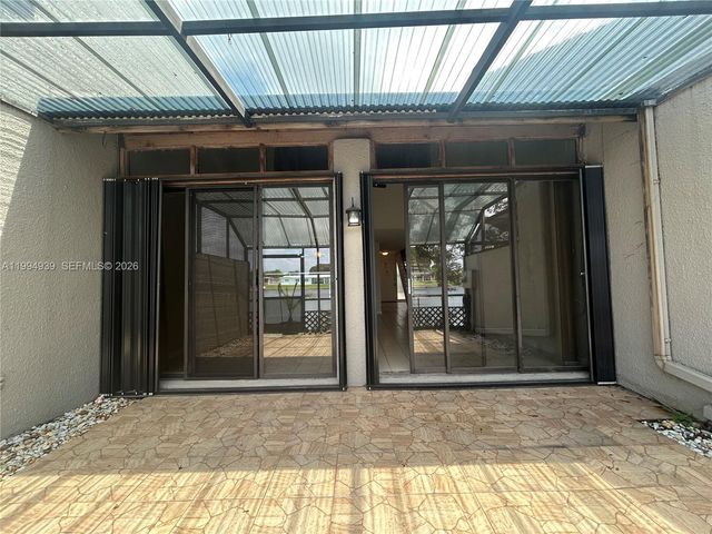 1660 NW 113th Way, Pembroke Pines, FL 33026