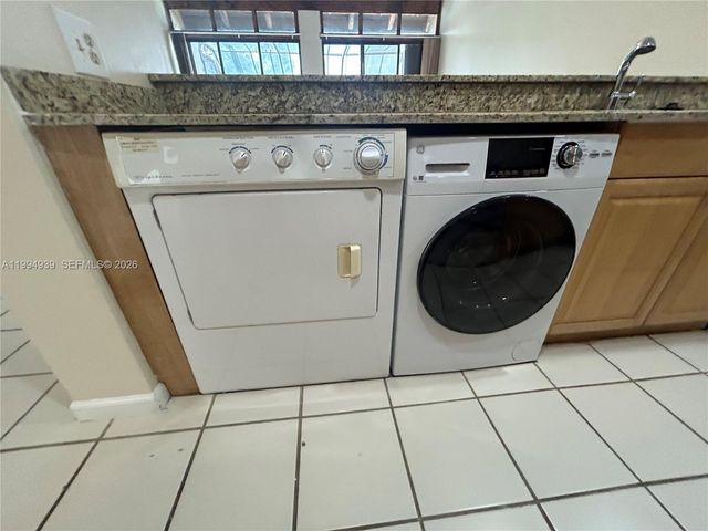 1660 NW 113th Way, Pembroke Pines, FL 33026