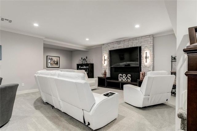 15475 W 172nd Court, Olathe, KS 66062