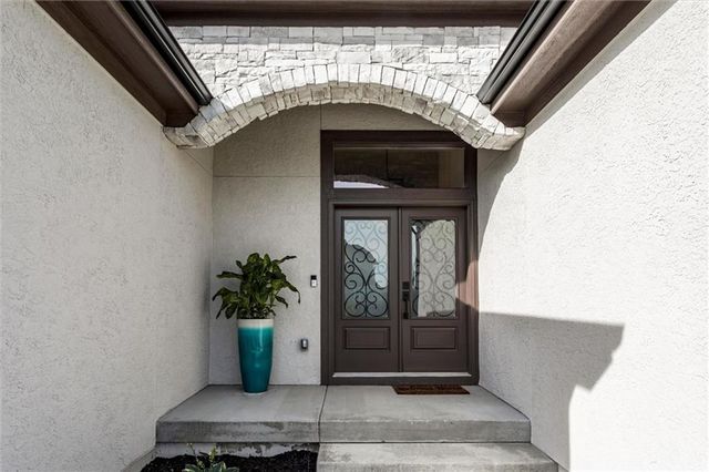 15475 W 172nd Court, Olathe, KS 66062