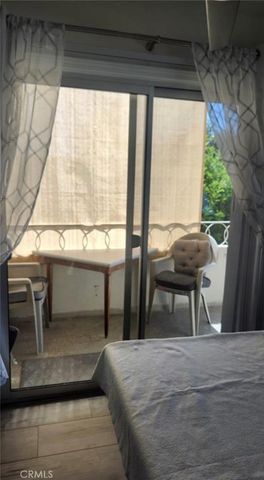 330 N Howard Street 212, Glendale, CA 91206