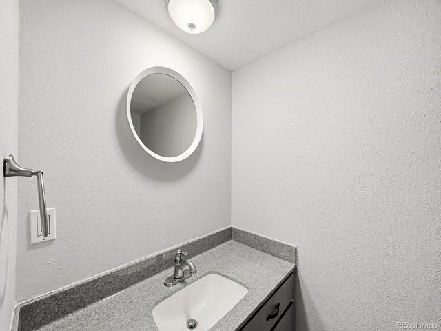 11454 W 17th Pl, Lakewood, CO 80215