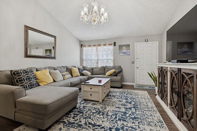 1804 Cason Trl, Murfreesboro, TN 37128
