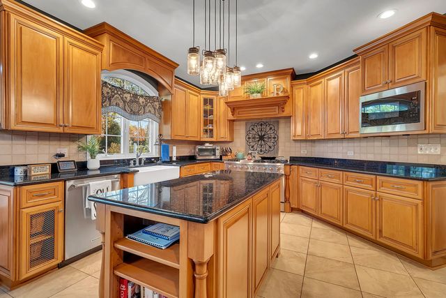 24721 W Park River Lane, Shorewood, IL 60404