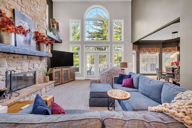 24721 W Park River Lane, Shorewood, IL 60404