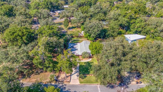 4875 Peacock Dr, Pensacola, FL 32504