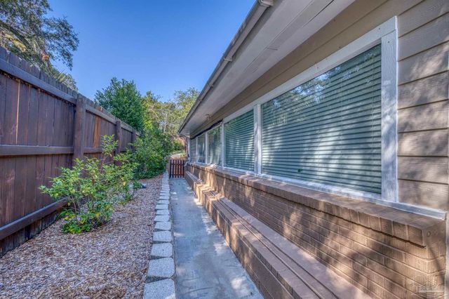 4875 Peacock Dr, Pensacola, FL 32504