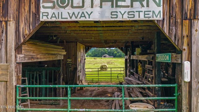 369 County Road 275, Niota, TN 37826
