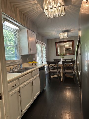 1016 Silver Point Drive, Murfreesboro, TN 37130