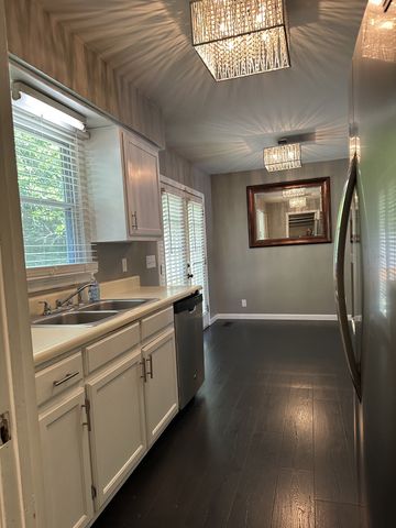 1016 Silver Point Drive, Murfreesboro, TN 37130