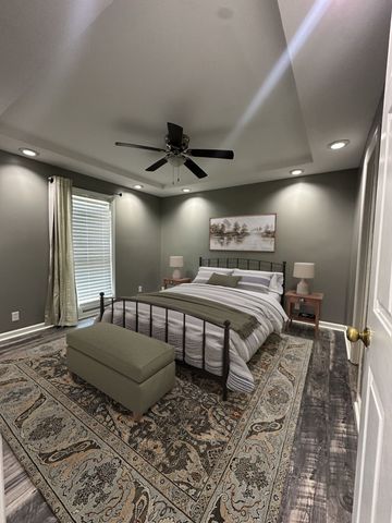 1016 Silver Point Drive, Murfreesboro, TN 37130