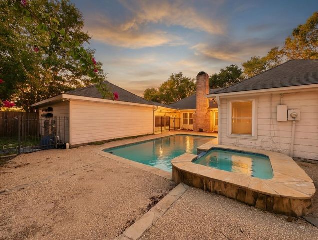 7914 Candle Lane, Houston, TX 77071