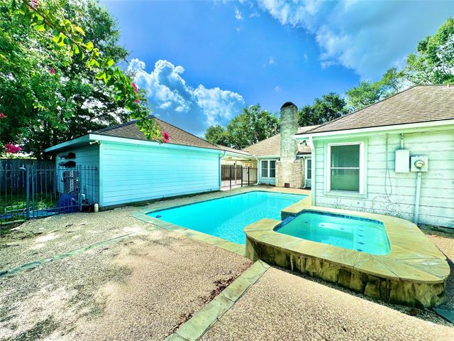 7914 Candle Lane, Houston, TX 77071