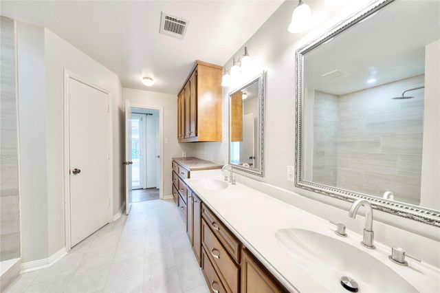 7914 Candle Lane, Houston, TX 77071