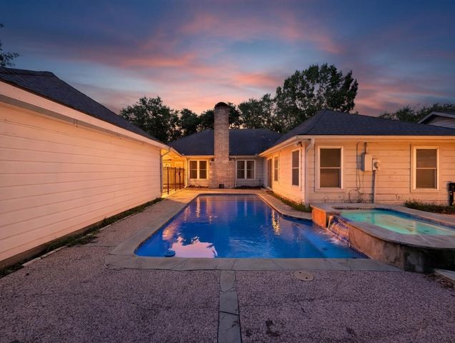 7914 Candle Lane, Houston, TX 77071