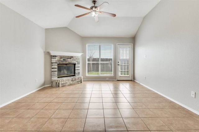 800 Ponselle Drive, Arlington, TX 76001