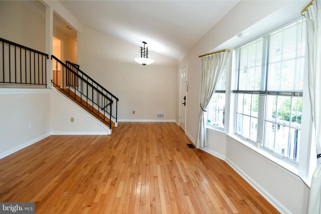 11061 TOTTENHAM LN, Reston, VA 20194