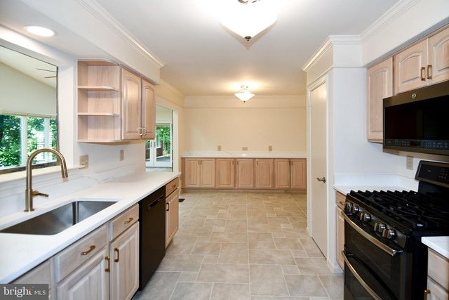 11061 TOTTENHAM LN, Reston, VA 20194