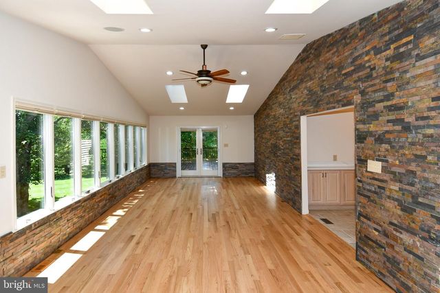11061 TOTTENHAM LN, Reston, VA 20194