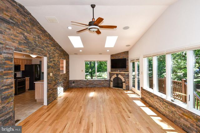 11061 TOTTENHAM LN, Reston, VA 20194