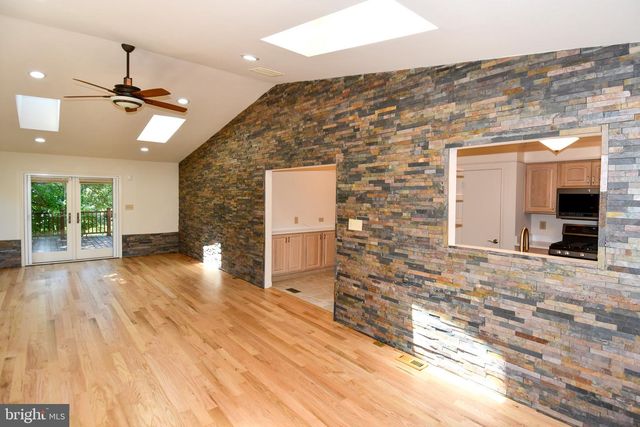11061 TOTTENHAM LN, Reston, VA 20194