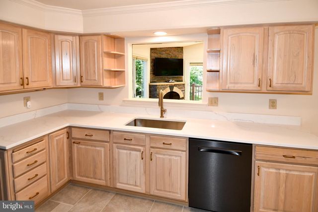 11061 TOTTENHAM LN, Reston, VA 20194