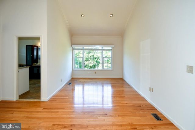 11061 TOTTENHAM LN, Reston, VA 20194