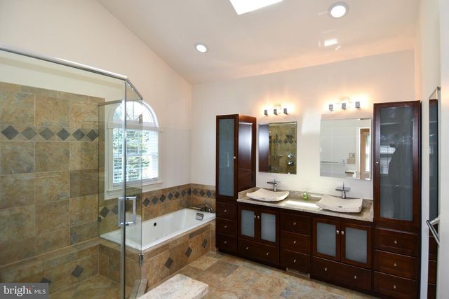 11061 TOTTENHAM LN, Reston, VA 20194