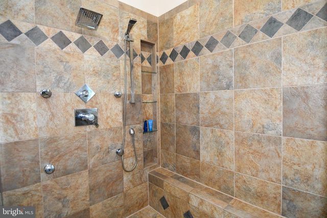 11061 TOTTENHAM LN, Reston, VA 20194