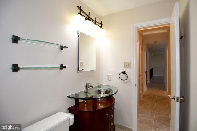 11061 TOTTENHAM LN, Reston, VA 20194