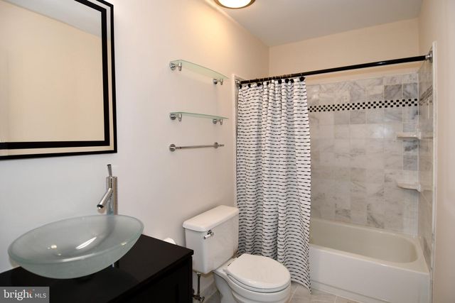 11061 TOTTENHAM LN, Reston, VA 20194