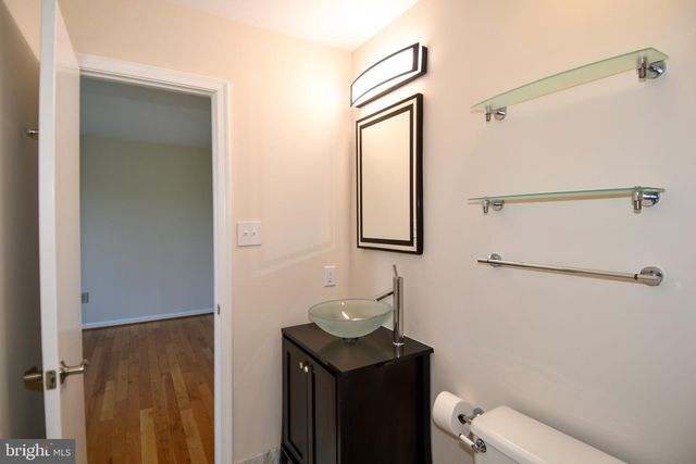 11061 TOTTENHAM LN, Reston, VA 20194