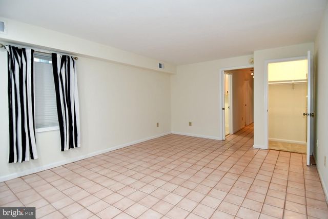 11061 TOTTENHAM LN, Reston, VA 20194