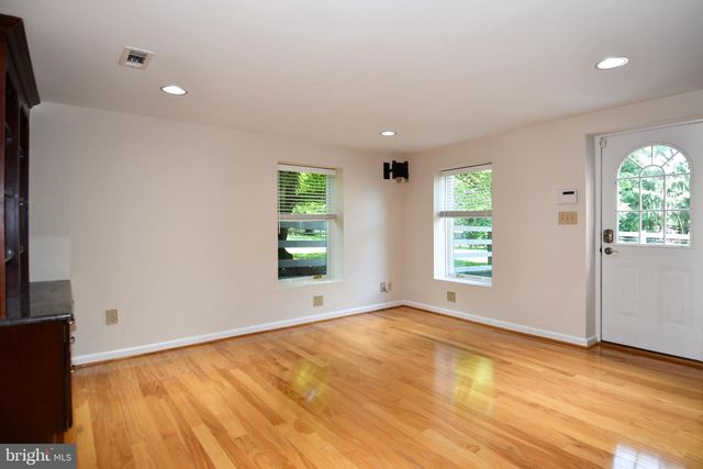 11061 TOTTENHAM LN, Reston, VA 20194