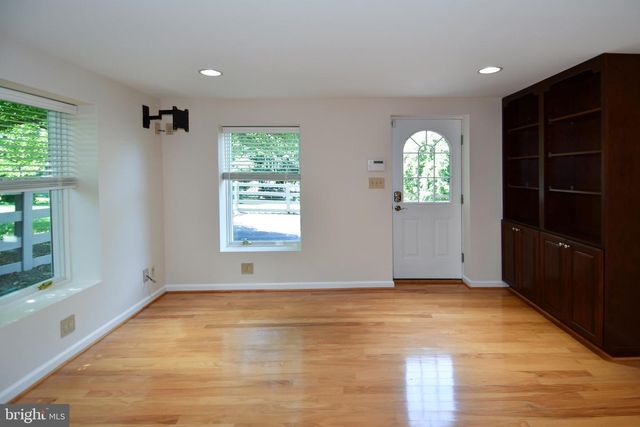 11061 TOTTENHAM LN, Reston, VA 20194