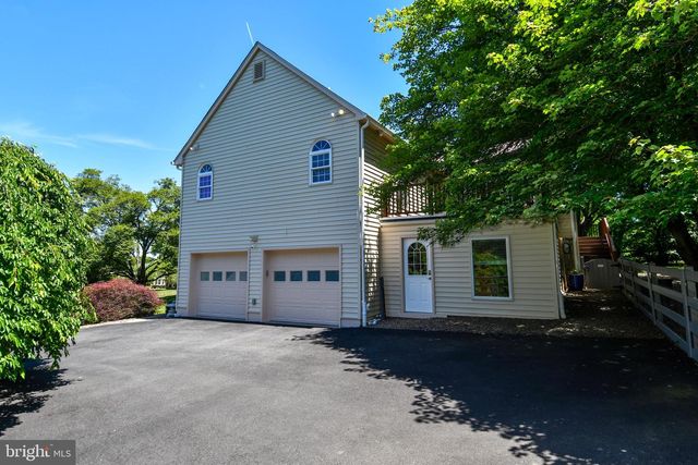 11061 TOTTENHAM LN, Reston, VA 20194