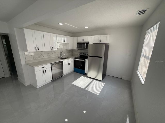 427 40TH AVENUE S, St Petersburg, FL 33705